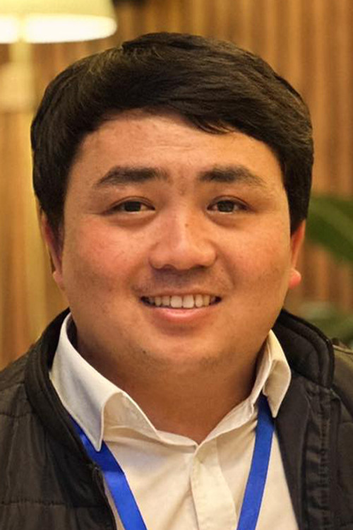 Chyngyz Zamirbek uulu as Askat