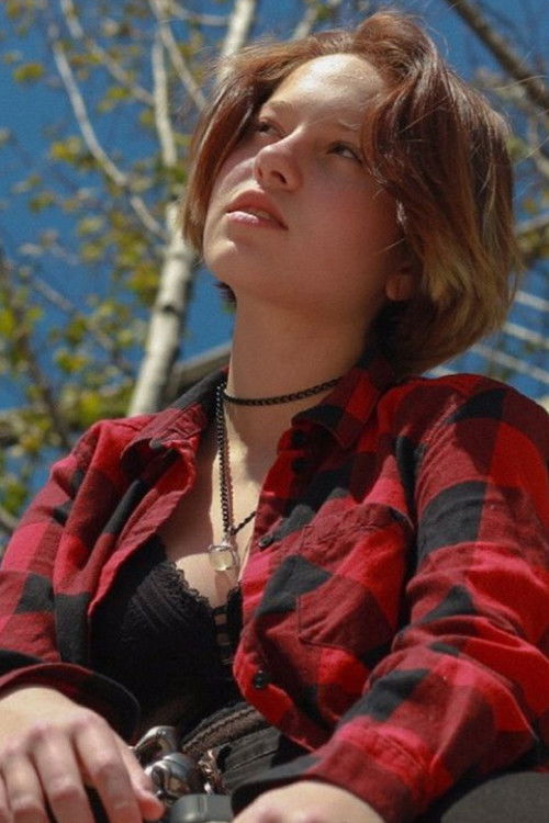 Vanessa Robles Gil Medina as Singer