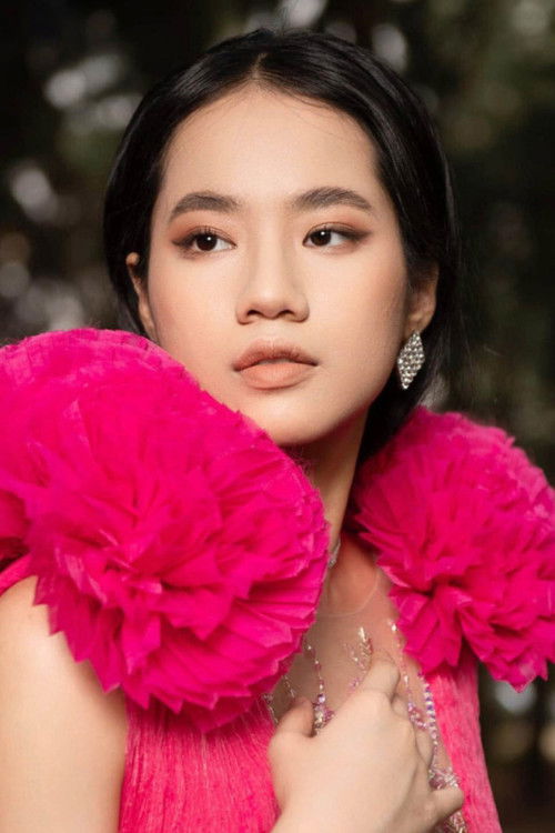 Ha-Phuong as Vân