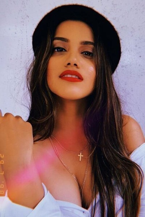 Lianne Texeira as Alisha