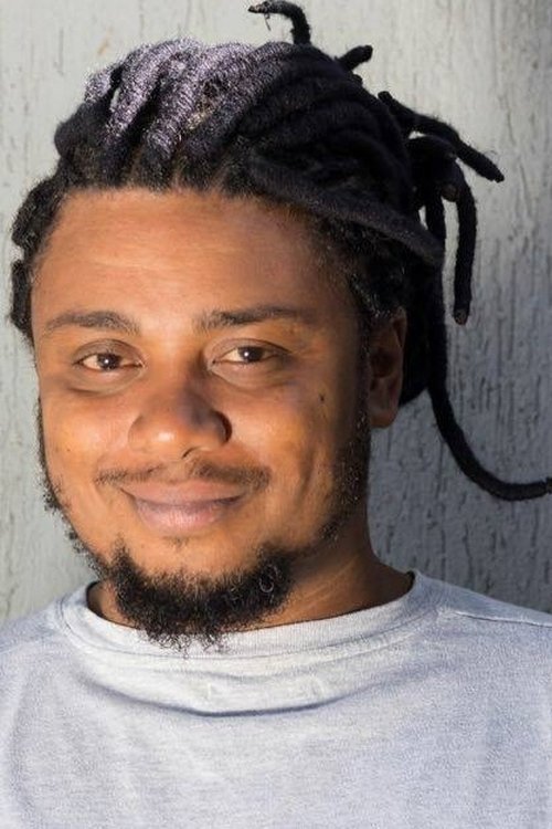 Danilo de Moura as Chun