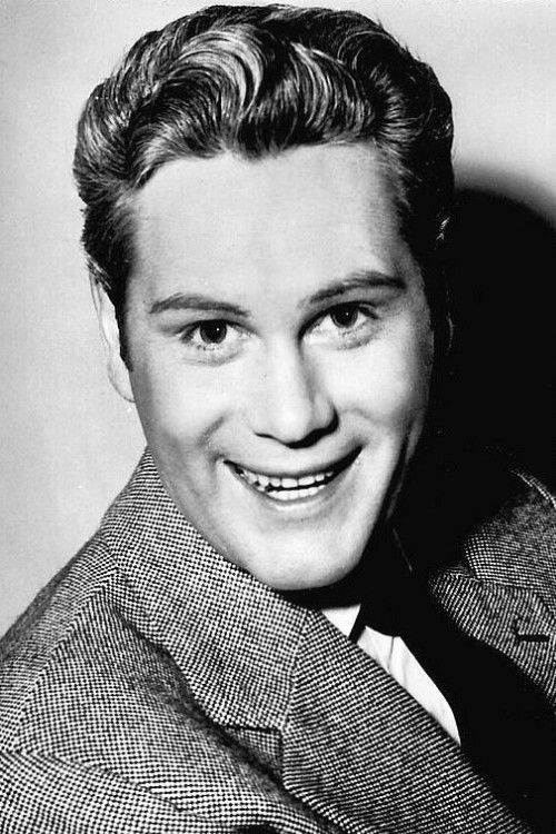 Erich Auer as Martin, zweiter Sohn