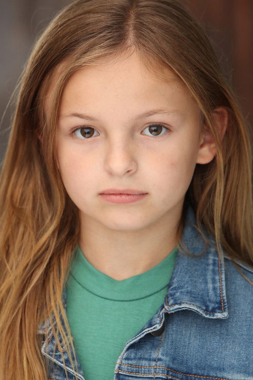 Savannah Reina as Daisy