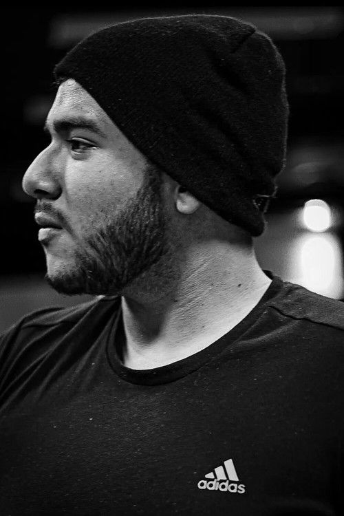 Renato Hidalgo as Miguel