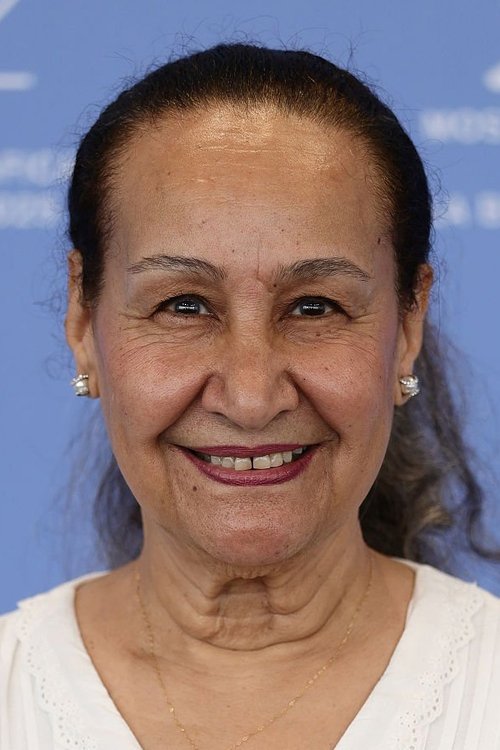 Khairia Nazmi as Mom