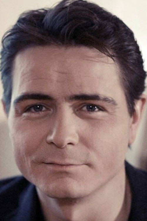 Александр Матросов as Лобанов