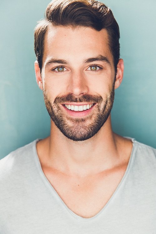 Jarred Harper as Dylan Fontaine