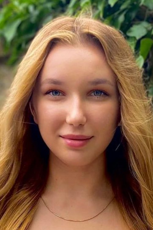 Sabrina Rubtsova as Sasha