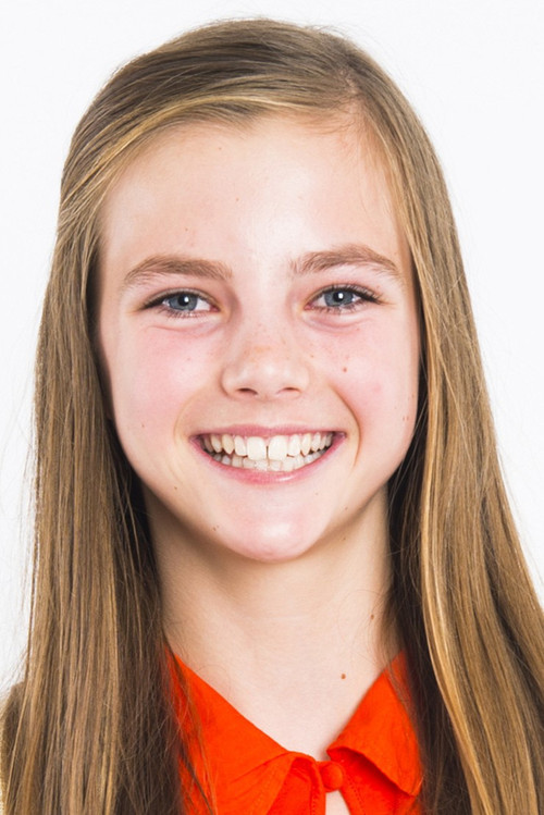 Emma Van Abbenyen as Lisa