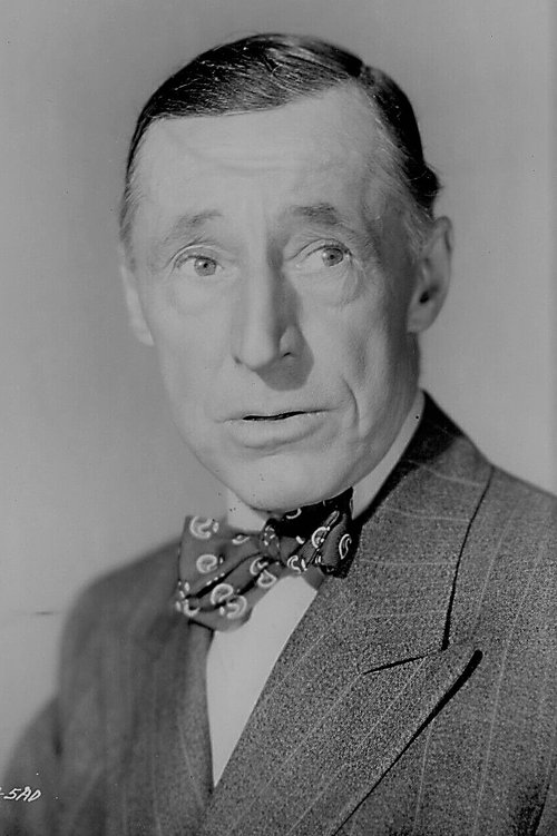 Percy Kilbride as Everett, 2nd Detective