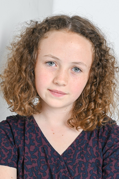 Lola Shepelev as Victoria Larkin