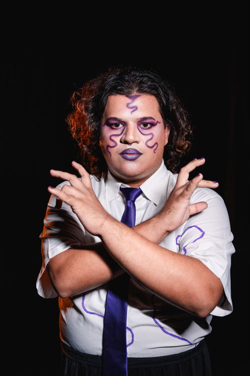 Bruny Derotzi as Elu Mesme