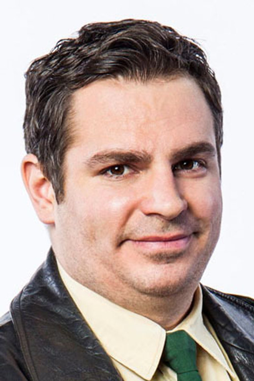 Paul Sedlmeir as Toni