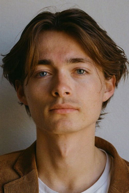 Lasse Jonas Rogie as 