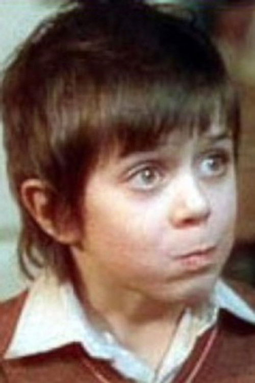 Mikhail Kabatov as Лёва Шварц