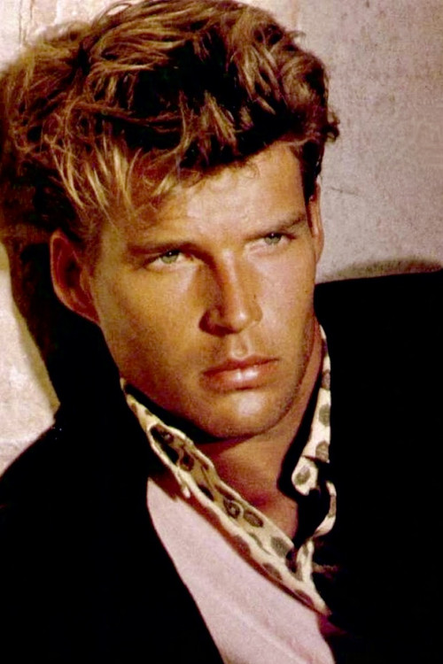 Johan Bramberg as Tom