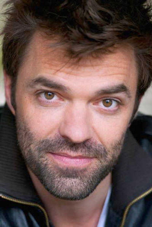 Yvo Muller as le chanteur cowboy