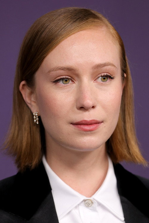 Hannah Einbinder as Manager (voice)