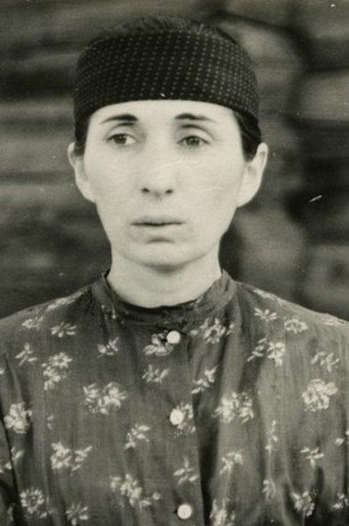 Berta Khapava as Lamara