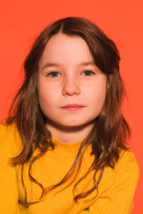 Pola Friedrichs as Sarah Singer