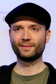 Marc-Uwe Kling as Das Känguru (voice)