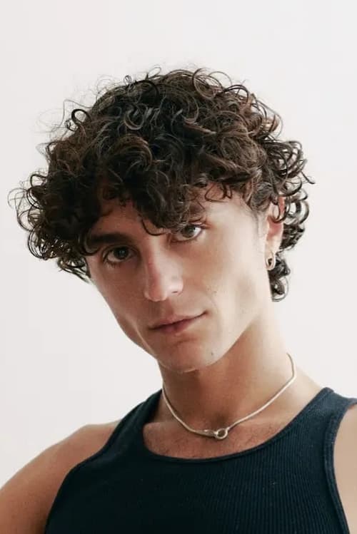 Fernando Cattori as Juventino Robles