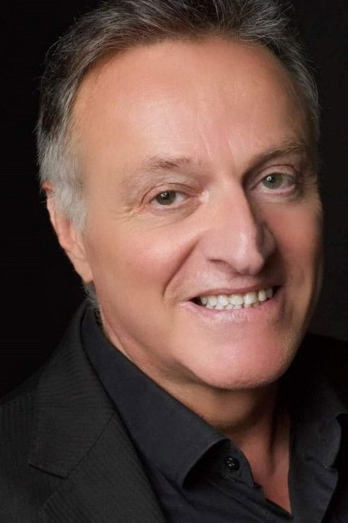 Alan De Luca as Direttore Banca