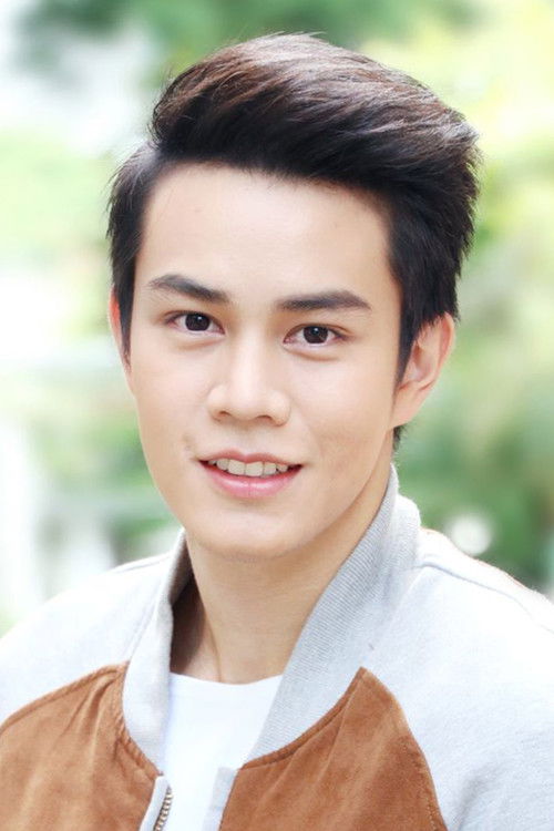 Takphet Lekawijit as Dr. Athiwat