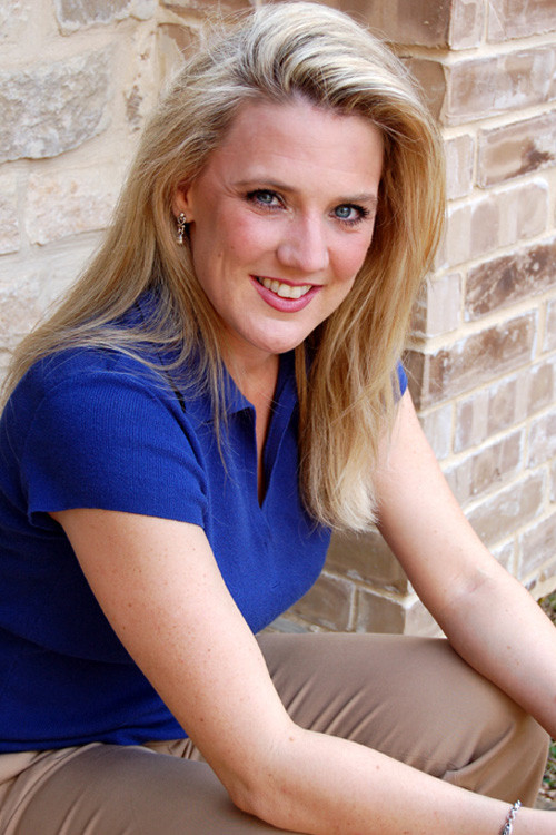 Stephanie Nadolny as Goku (Mini) (voice)