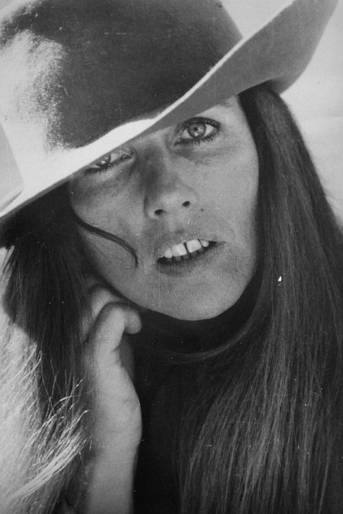 Claudia Sánchez as Inés