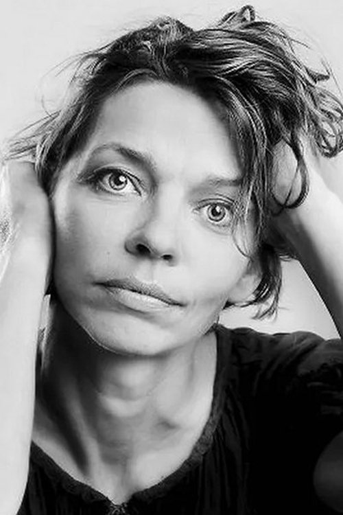 Tine Grauengaard as Jordemoder