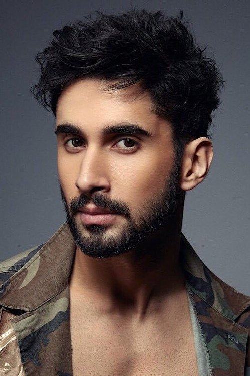 Lakshya Lalwani as Aasmaan Singh