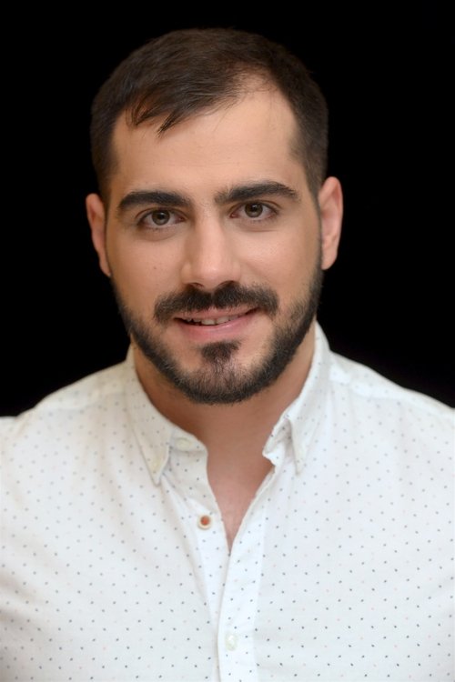 Dániel Viktor Nagy as Áron