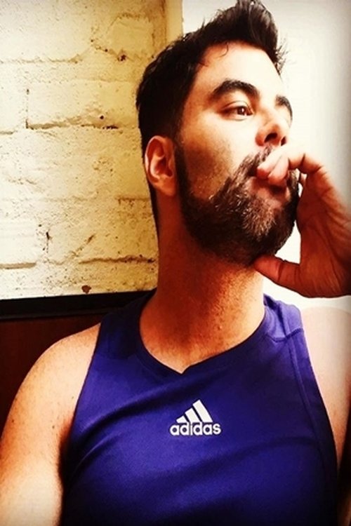 Leandro Menezes as Vitor / Diego's Friend