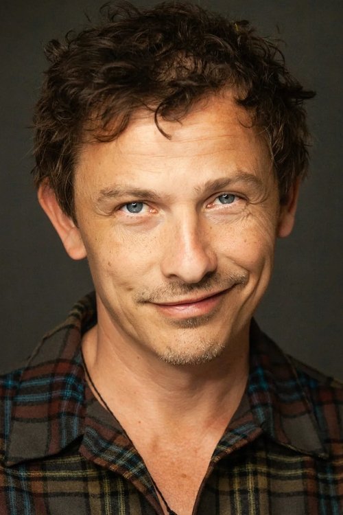 Ben Bela Böhm as Felix