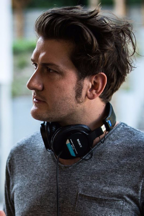 Mathieu Mortelmans as Agent funéraire