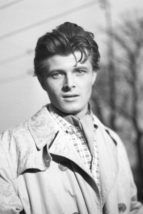 Andrzej May as Piotr