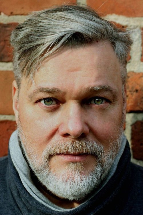 Torsten Münchow as Sven