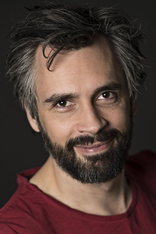 Rasmus Krogsgaard as Artist