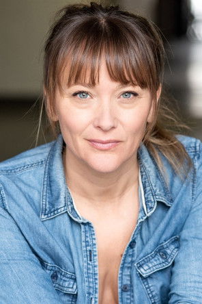 Nathalie Dodivers as Cécile Milik