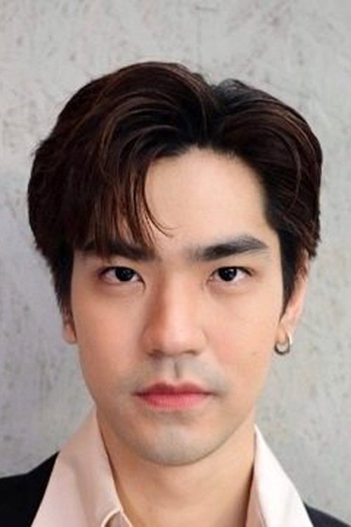 Pirapob Ardviboonporn as Kris