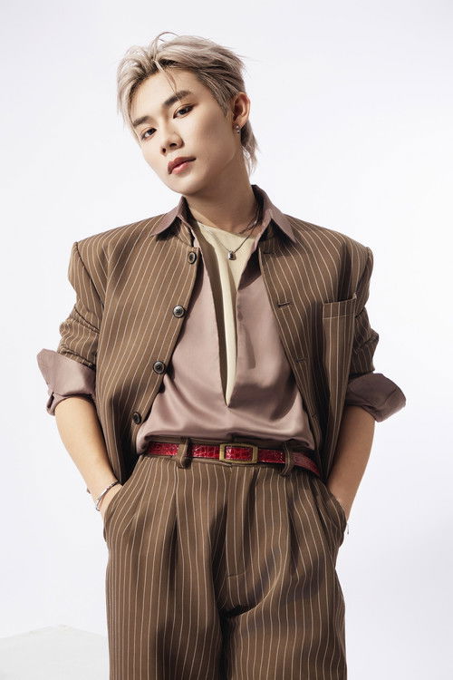 Swan Nguyễn as Self - Contestant