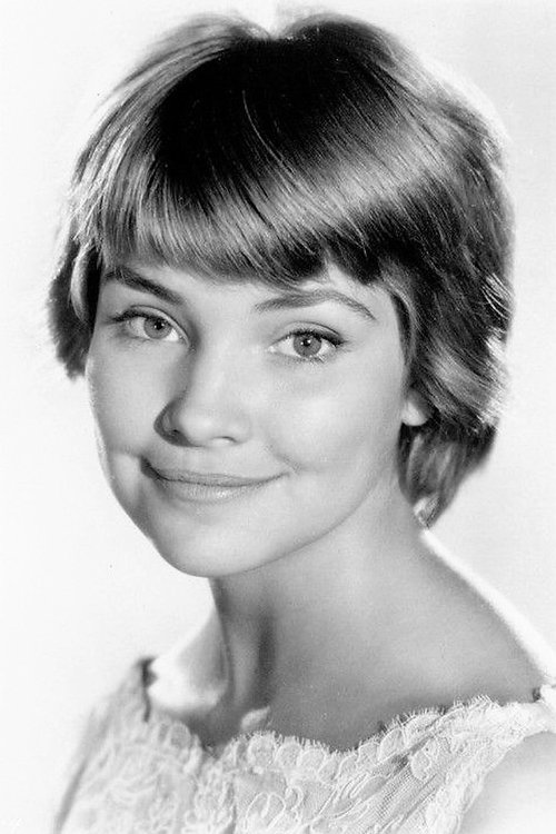 Lauri Peters as Gena Austin