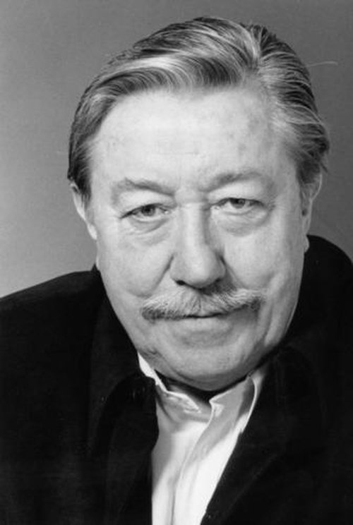 Henri Poirier as M. Loubatié