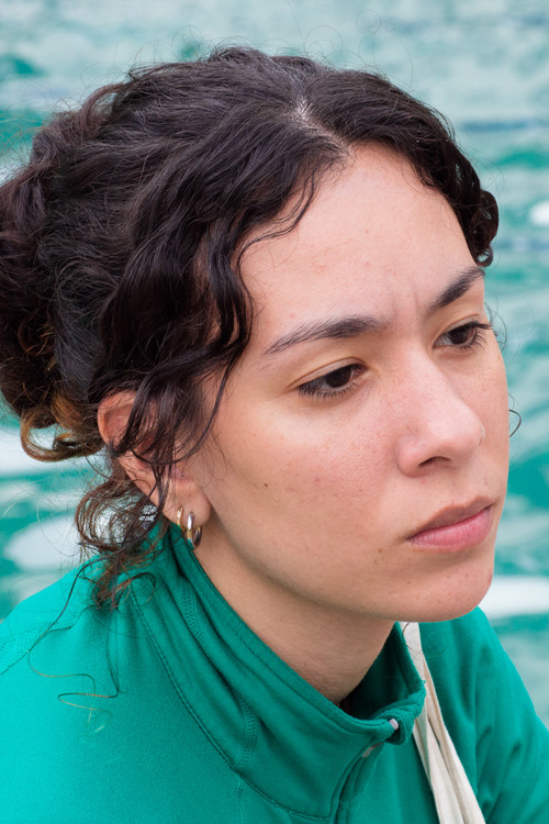 Sophia Luy as Directora de arte