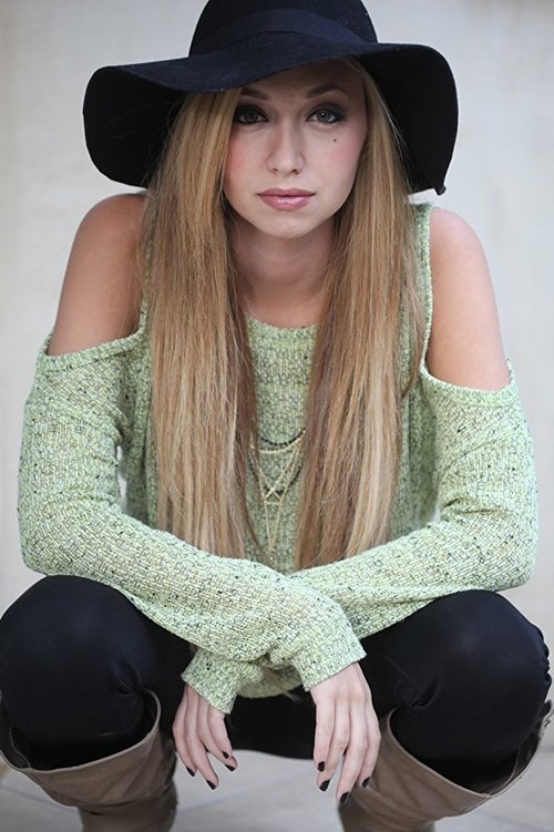 Lissa Lauria as Lucy