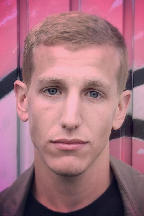 Lucas Mortier as Ami Fus