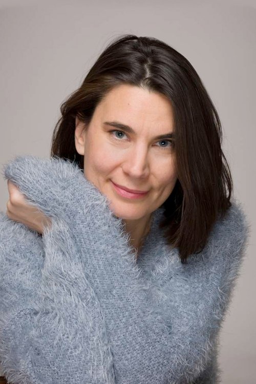 Manca Dorrer as Alenka