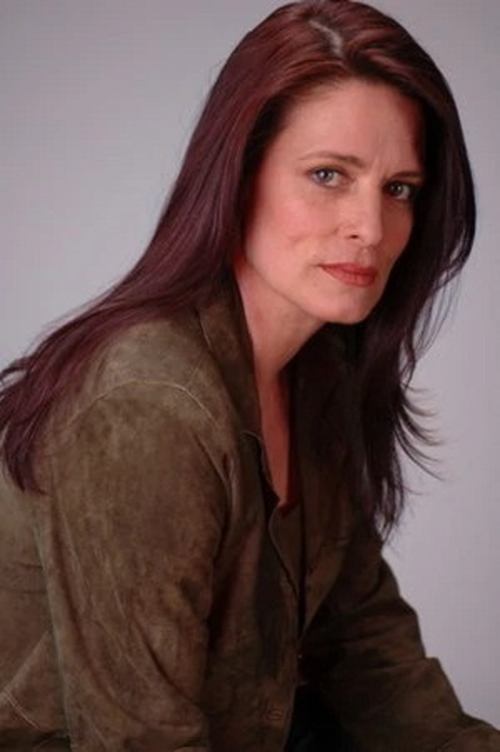 Leslie Wing as Jennifer Curtis