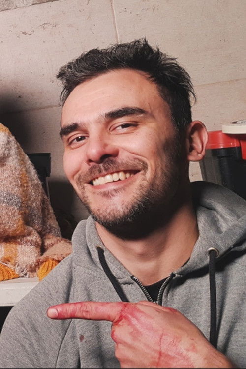 Marcos Berta as El remiseman